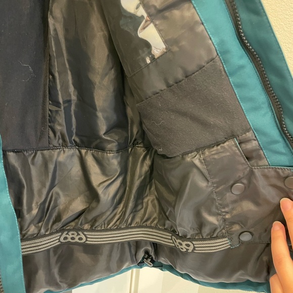 686 women coat, medium, ski jacket - Picture 3 of 4